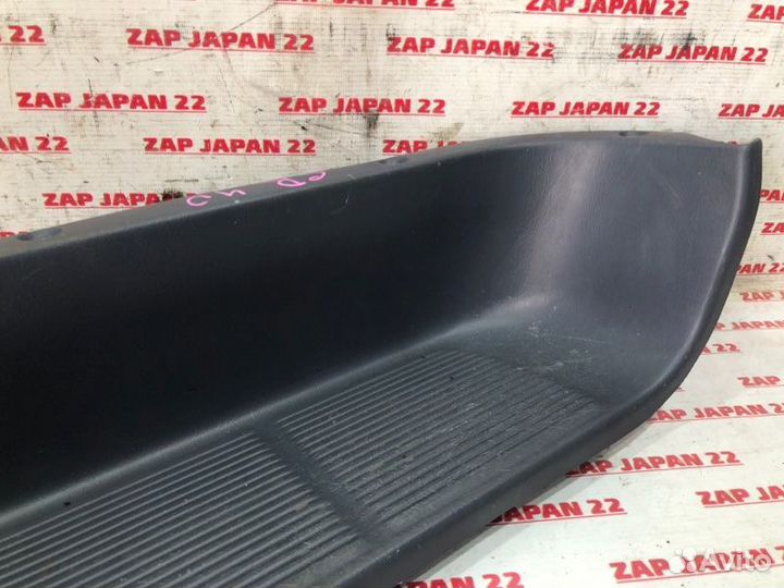 Накладка порога передняя правая Toyota Lite Ace