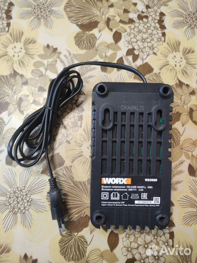 Зарядное устройство worx wa3880