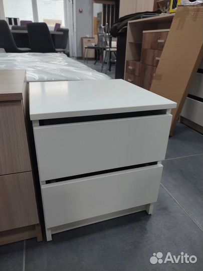 Тумбочка прикроватная (Новая)