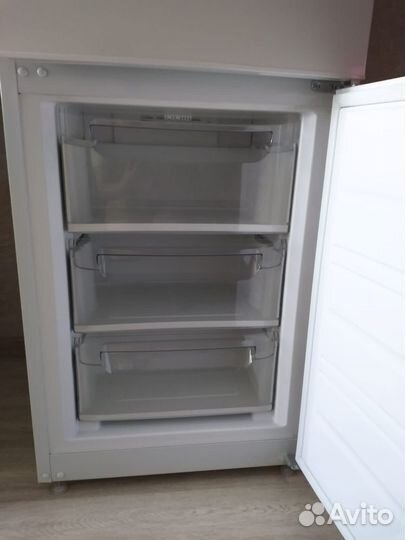 Холодильник бу Атлант