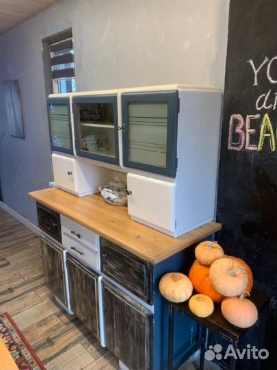 Старинный буфет