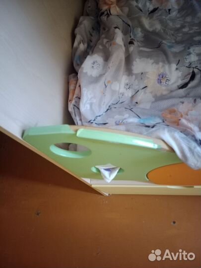 Продам двухъярусную кравать