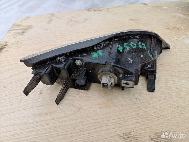 Указатель поворота правый белый для Lexus GX