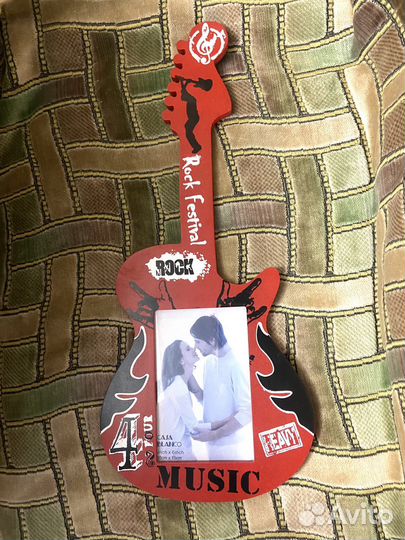 Оригинальная фоторамка «Гитара»