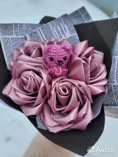 Розы из атласных лент, букет