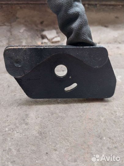 Подлокотник на hyundai solaris 1