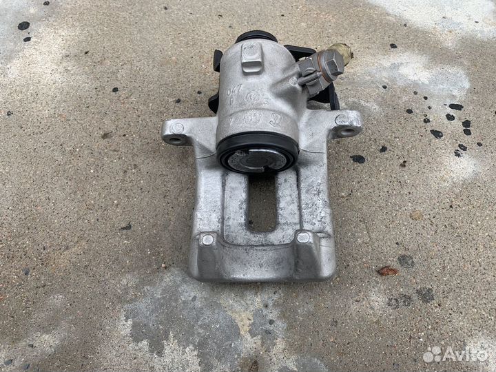 Суппорт задний правый Audi A6 C5 quattro