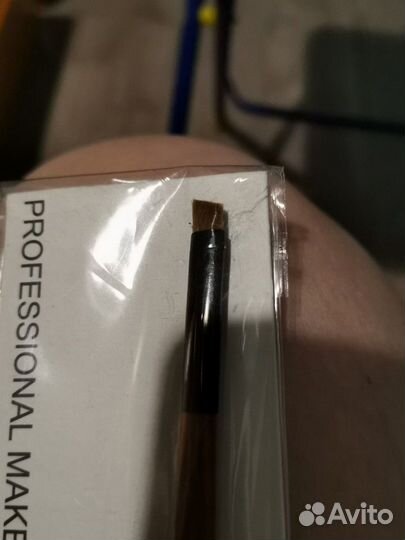 Кисть для глаз и бровей скошенная