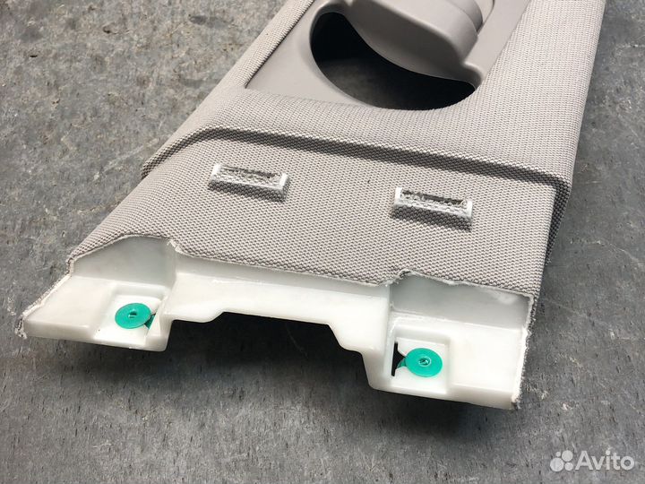 Прав обшивка стойки Genesis 2