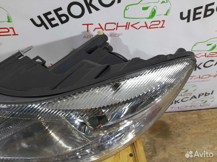 Фара левая Skoda Octavia (2008-2013)