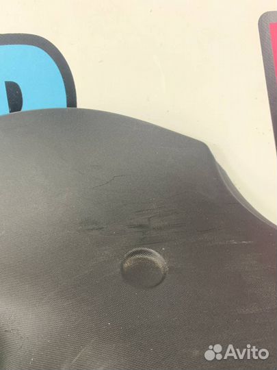 Обшивка отсека багажника правая верхняя Ford