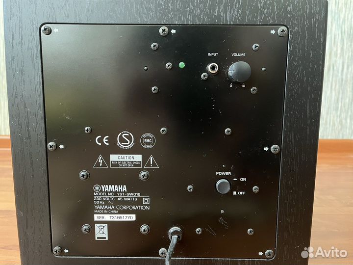 Активный сабвуфер Yamaha YST-SW012