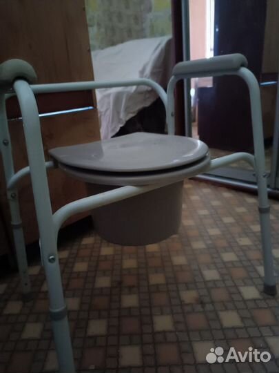 Продам кресло-туалет для взрослых пожилых людей