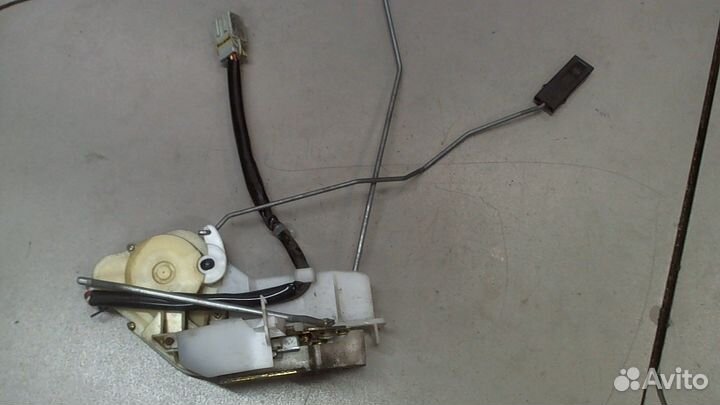 Замок двери Honda Accord 6, 1998