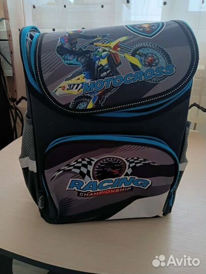 Школьный рюкзак