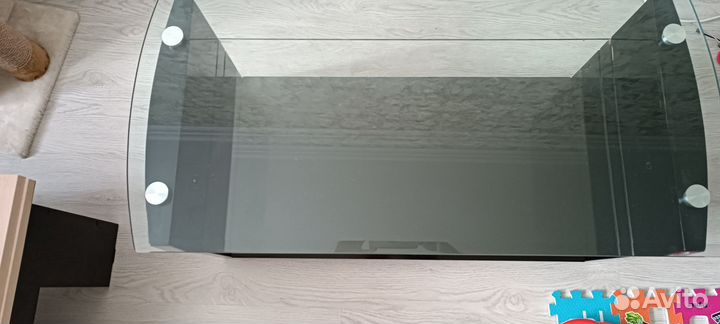 Стеклянная тумба