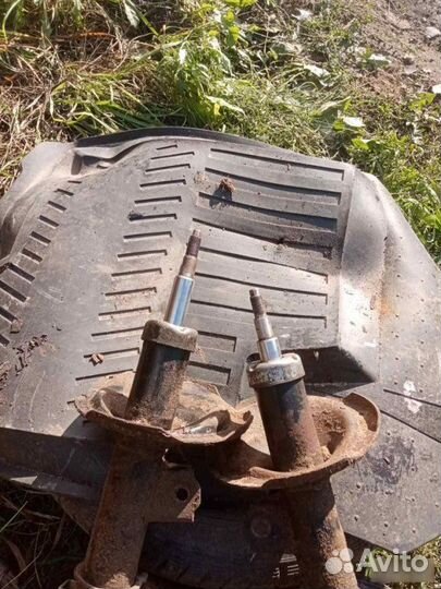 Амортизатор передний Kia Rio 2 2006