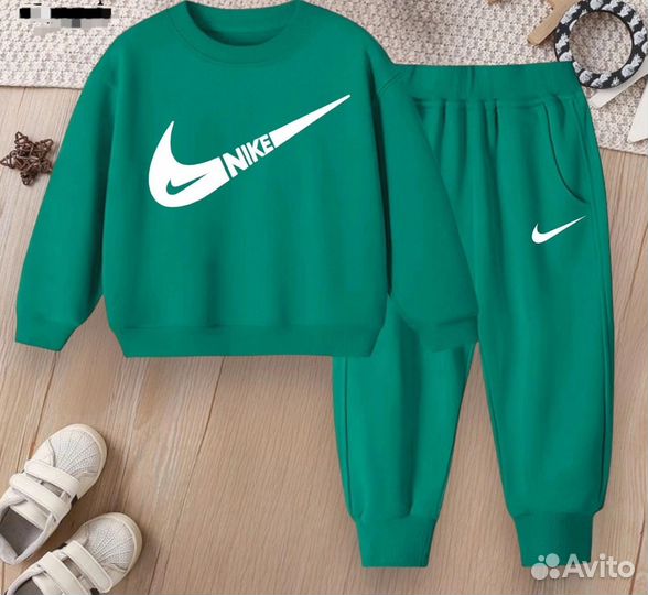 Костюм спортивный