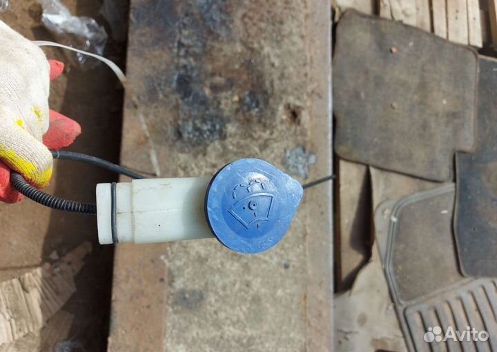 Крышка бочка омывателя Хонда Цивик 5Д