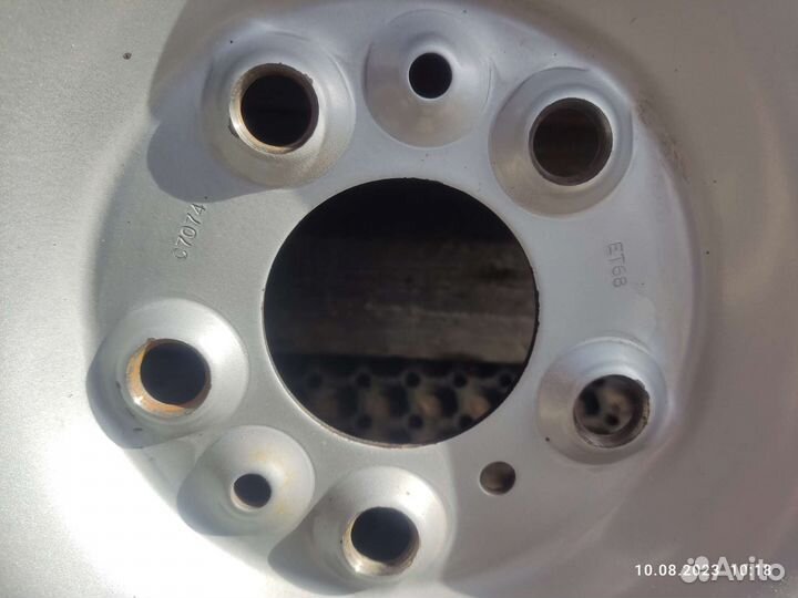 Штампованный диск r16