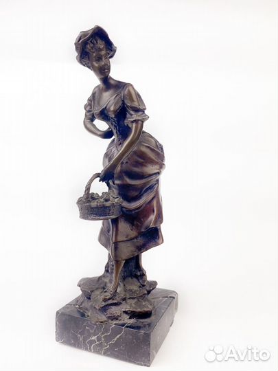 Статуэтки Антиквариат