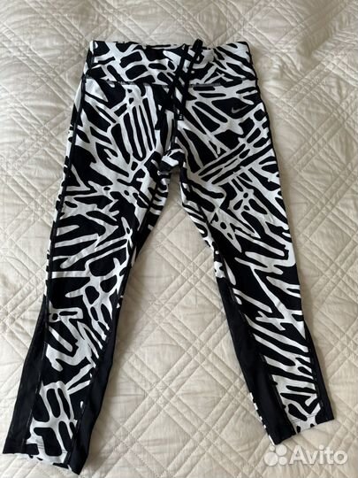 Леггинсы Nike