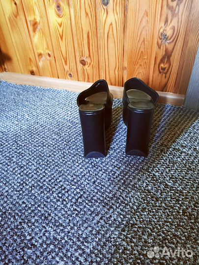 Шлепки на платформе 39