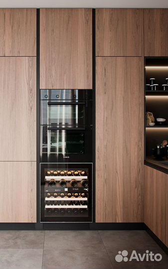 Кухня из дерева мини п-образная