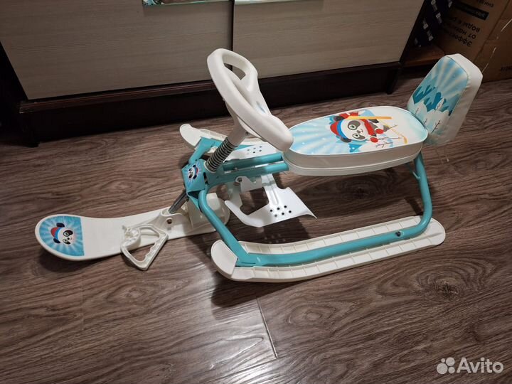 Детский снегокат со спинкой