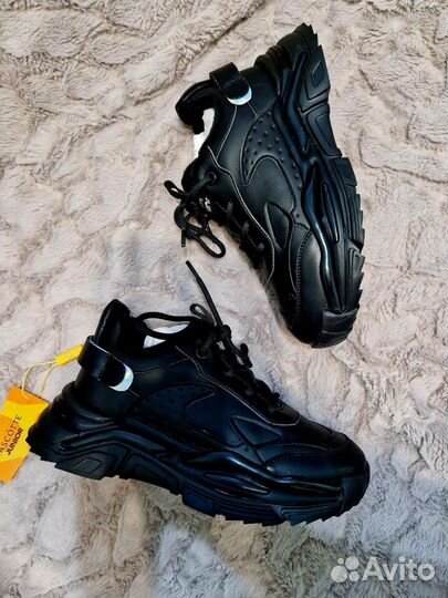 Новые утепленные кроссовки Mascotte