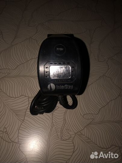 Автомобильный адаптер универсальный Interstep 70В