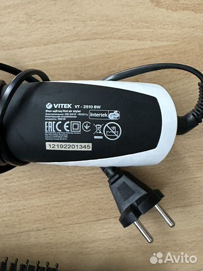 Фен щетка Vitek
