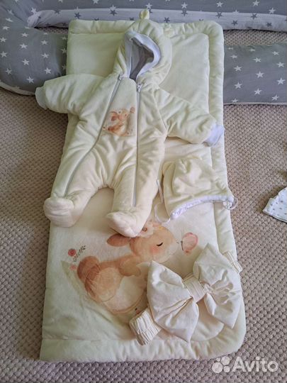 Комплект на выписку для девочки