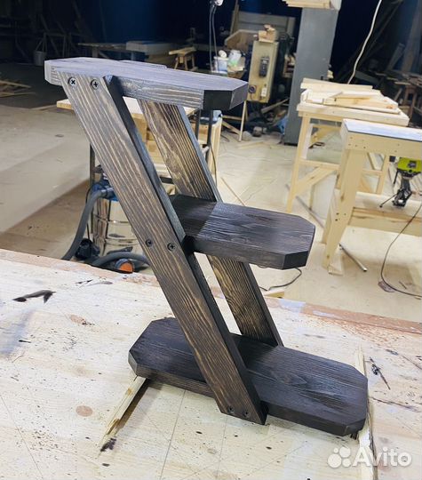 Полка для цветов на окно