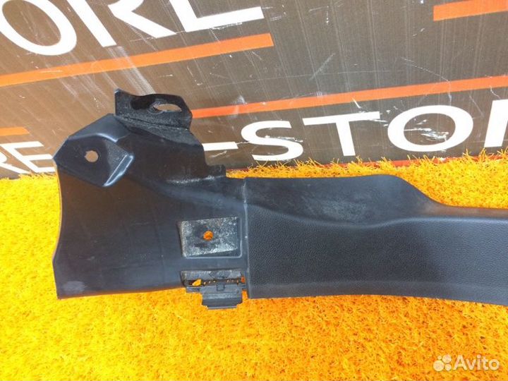 Обшивка стойки задняя левая Mercedes-Benz E-Class