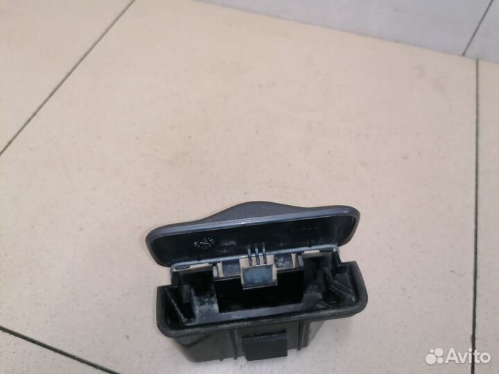 Пепельница задняя (в дверь) 300M 1998-2004