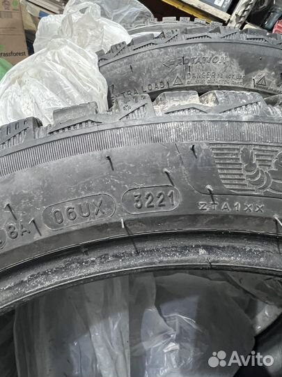 Michelin X-Ice North 4 225/45 R17 94T