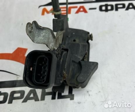 Замок двери передний левый Toyota Cresta седан