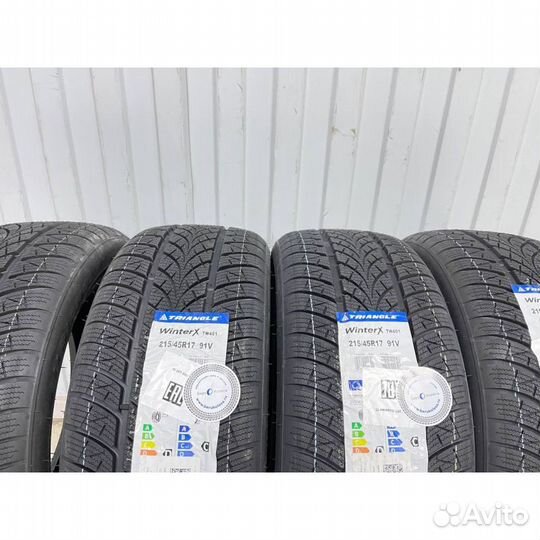 Triangle WinterX TW401 215/60 R17