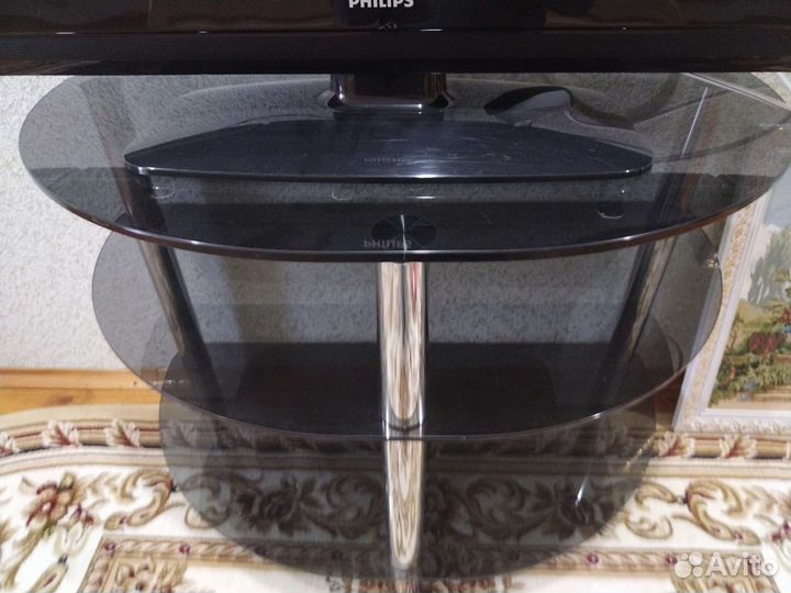 Стеклянная тумба под тв