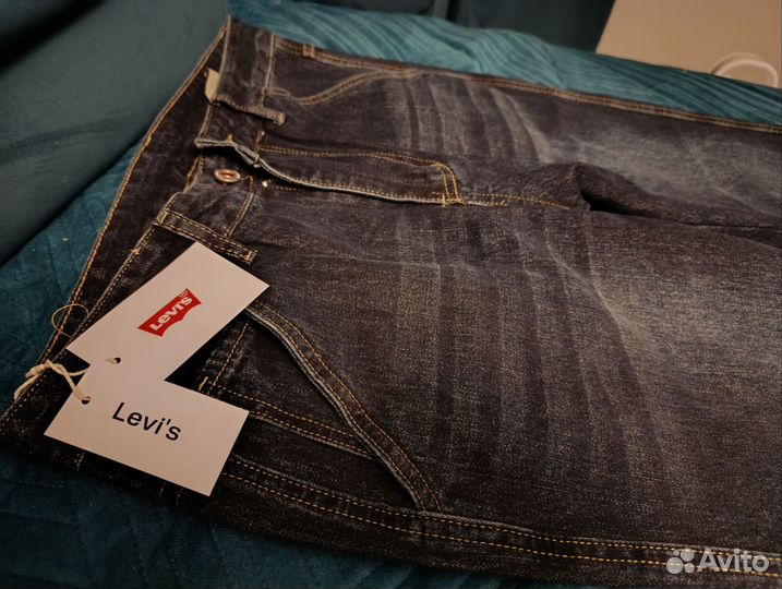 Джинсы levis