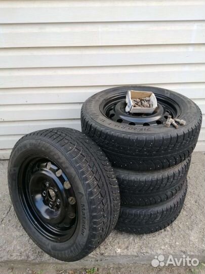 Matador MP 30 Sibir Ice 2 215/60 R16