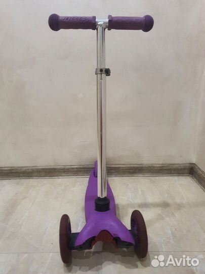 Самокат детский трёхколёсный (колёса светятся)