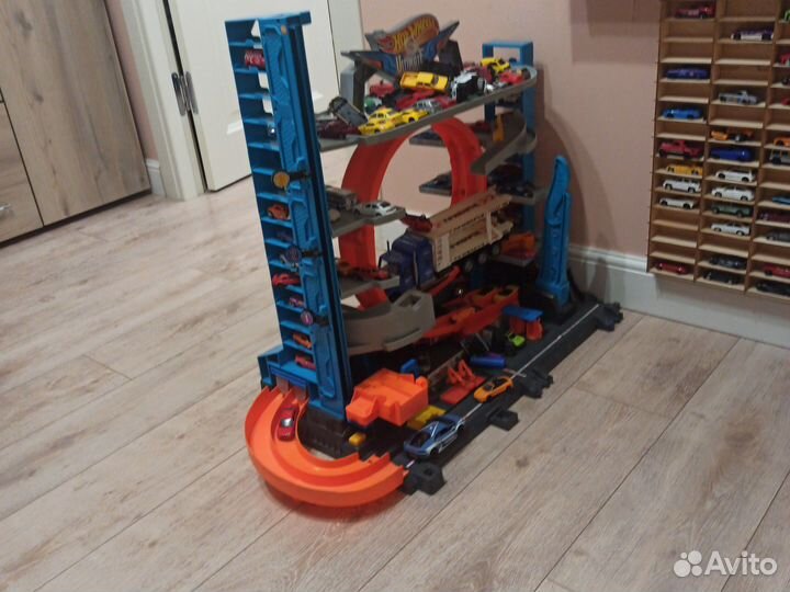 Продам с машинками