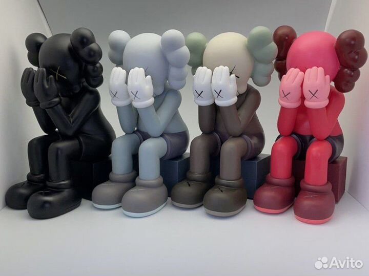 Коллекционные фигурки kaws 28см (сидящий)