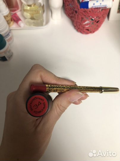 Помада и карандаш