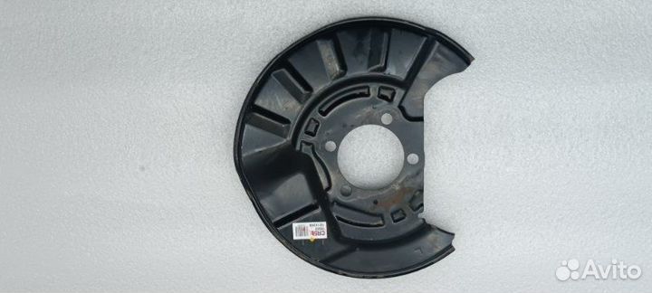 Пыльник тормозного диска задний левый Toyota Camry
