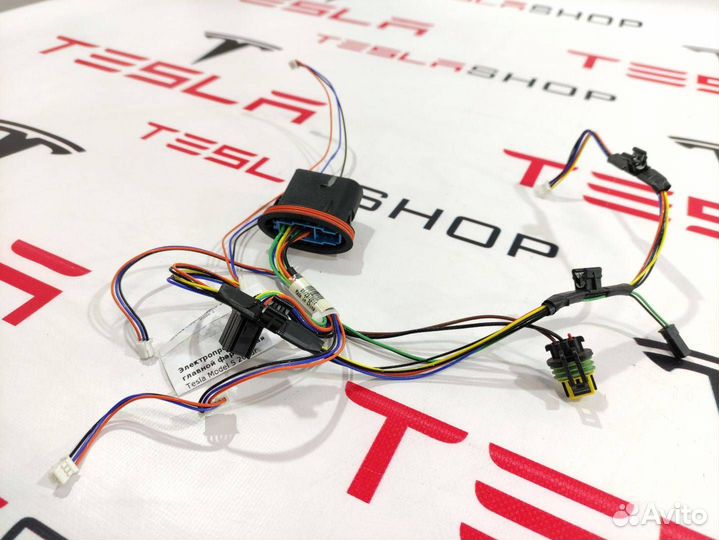 Электропроводка главной фары Tesla Model S 2015