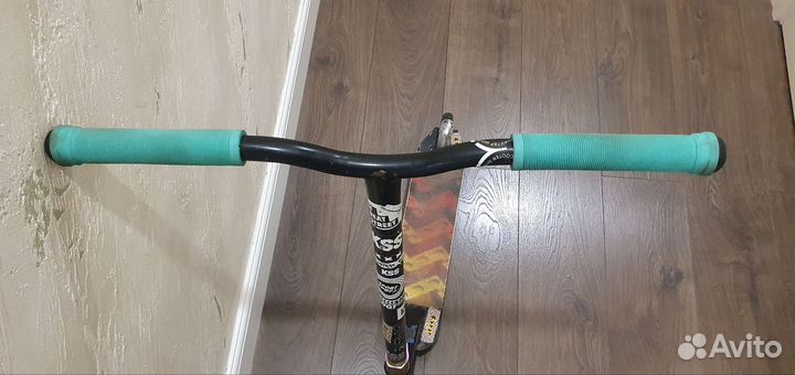 Трюковой самокат saga