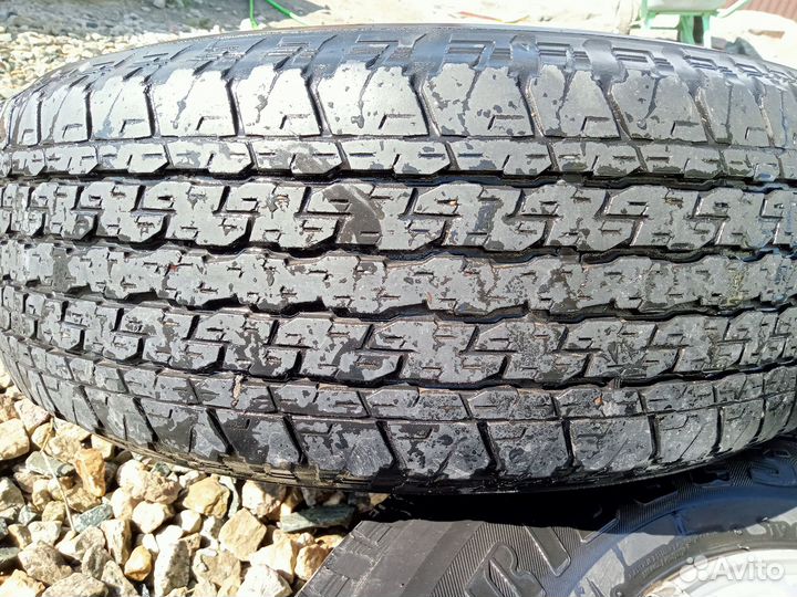 Bridgestone Dueler H/T 245/70 R16